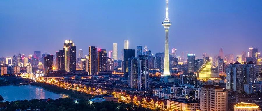 天津印象，繁华都市与美食交融的韵味🌆🍢