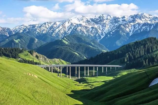 丝路明珠新疆,多元文化交融中的绿色发展之旅